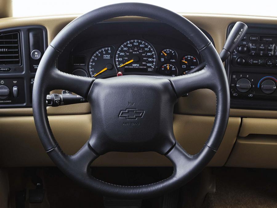  Chevrolet Tahoe 2000 года  (фото 2 из 57)